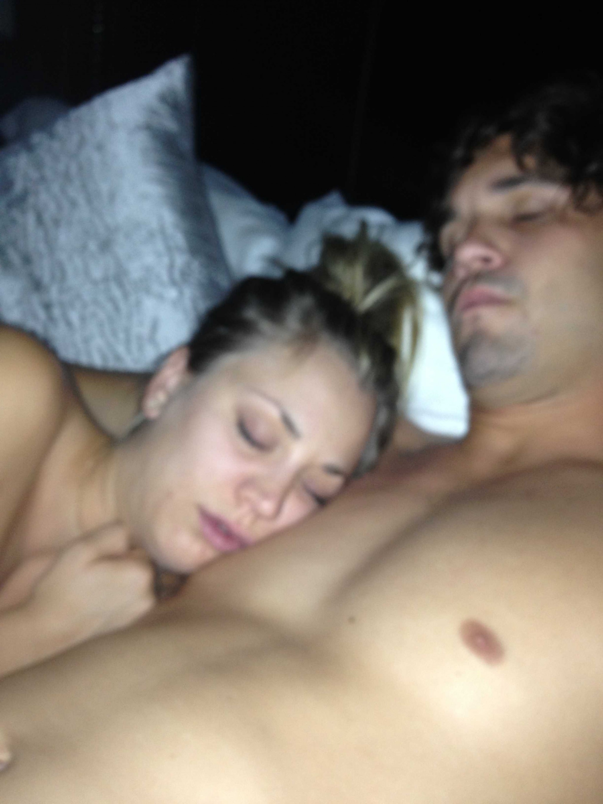 Toutes Les Photos Vol Es De Kaley Cuoco Nue Et Topless