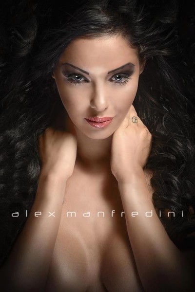 Nabilla Benattia Nue Et Seins Nus Par Alex Manfredini Whassup