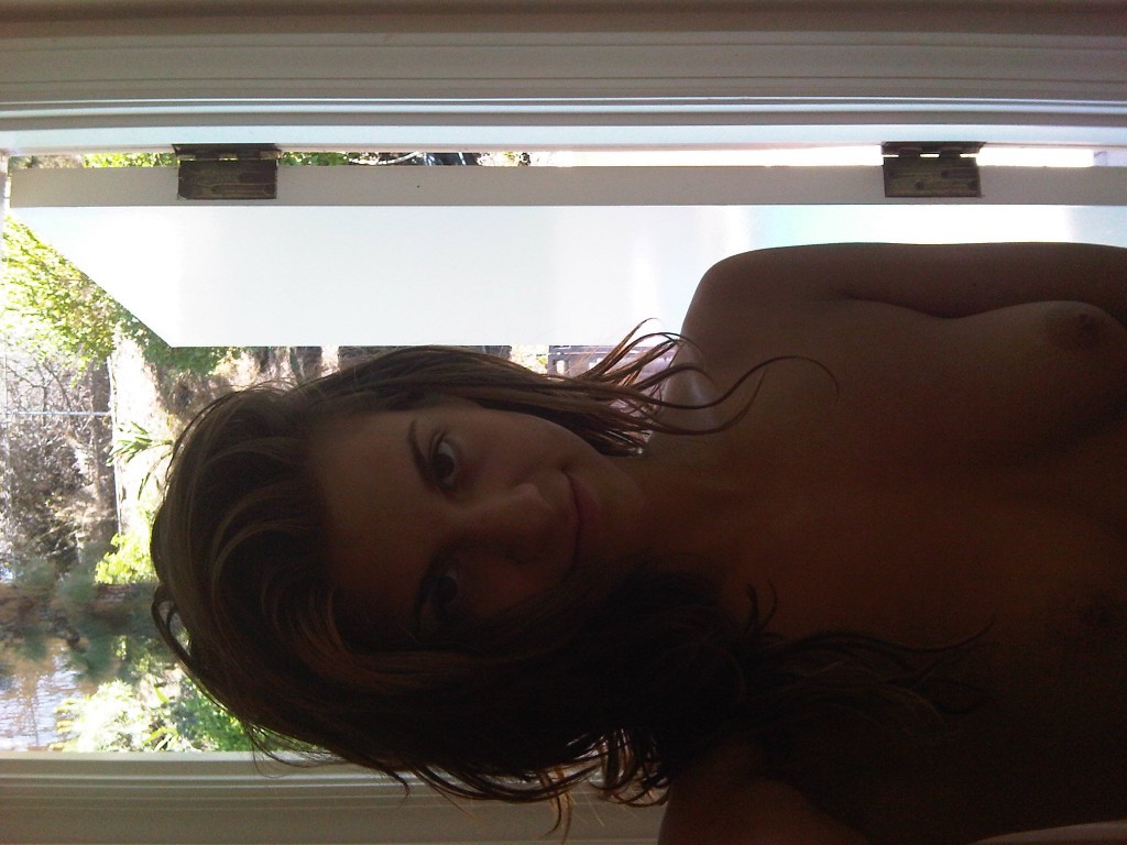 Anna Lynn McCord nue nude sexy hot seins nus 10