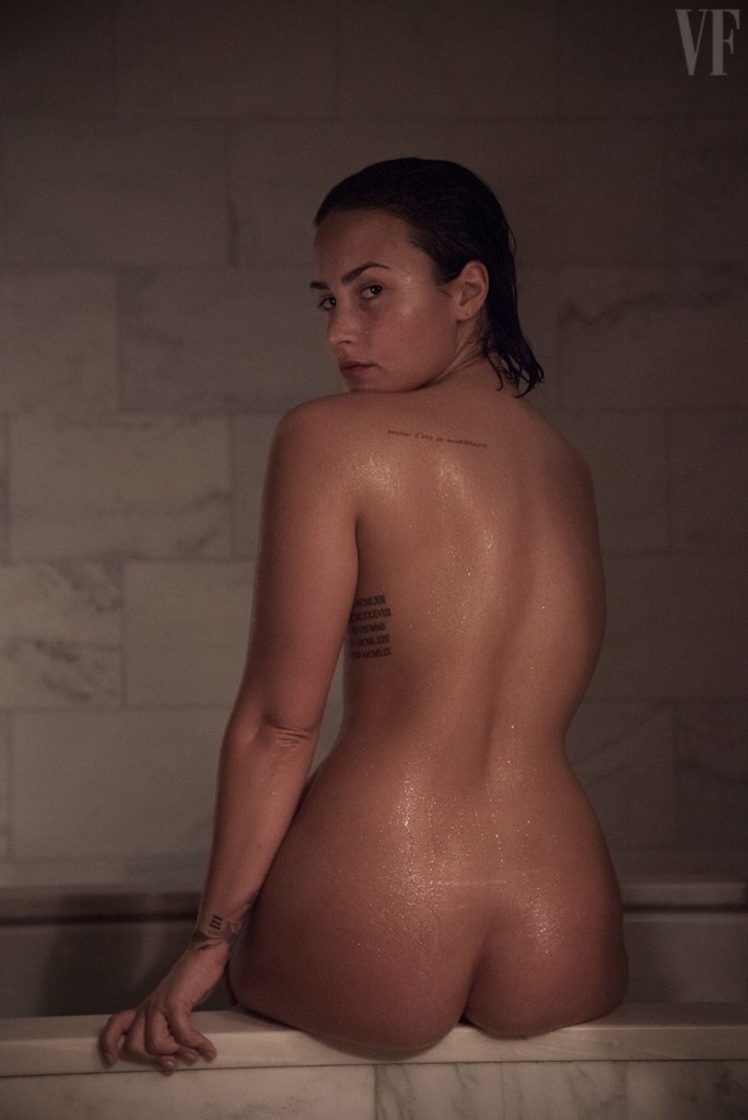 Demi-Lovato-Nude-1