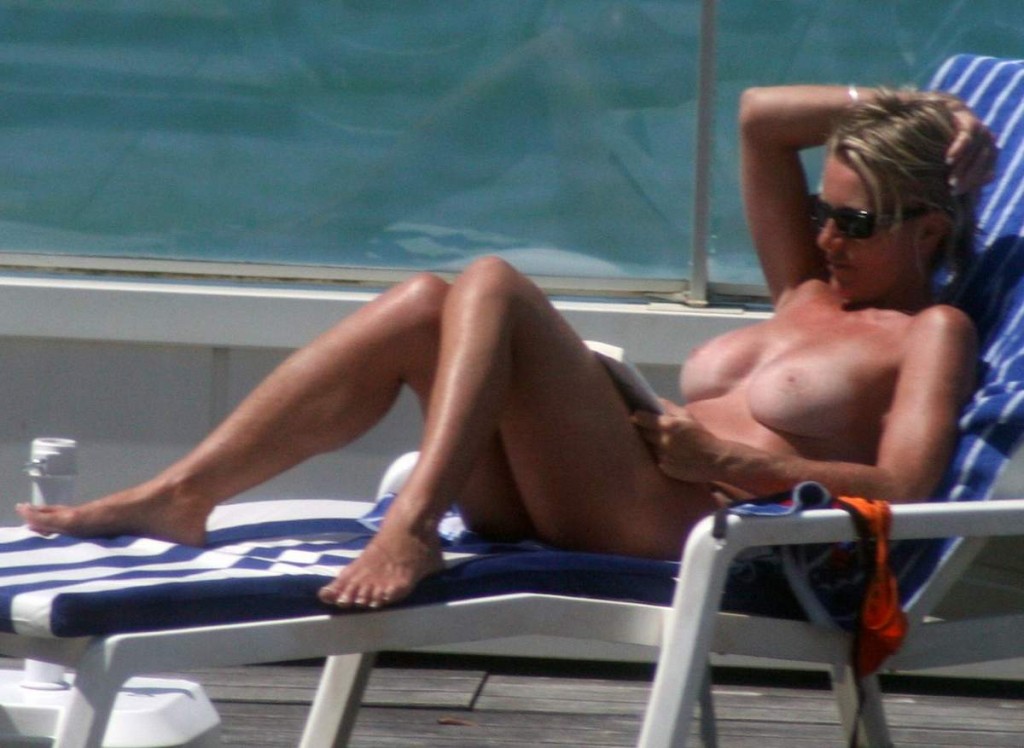 images-sophie-davant-nue-dans-yacht-topless-sein-softcore-pied-jambe-15783-dab0a