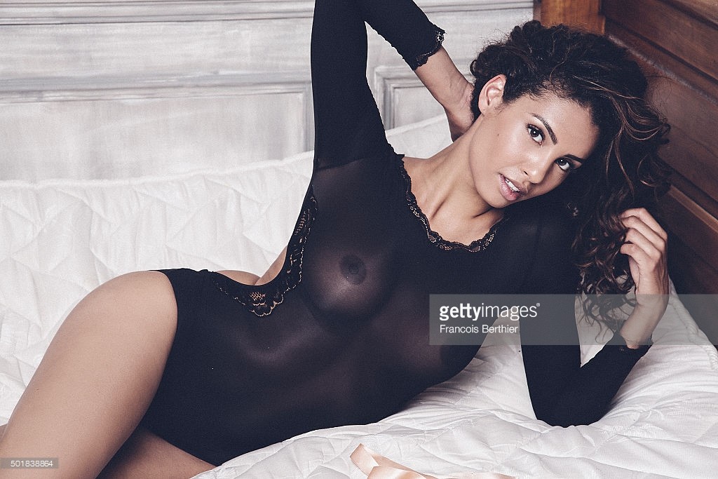 photo-chloe-mortaud-nue-seins-en-transparence-miss-france-transparence-chatte-8