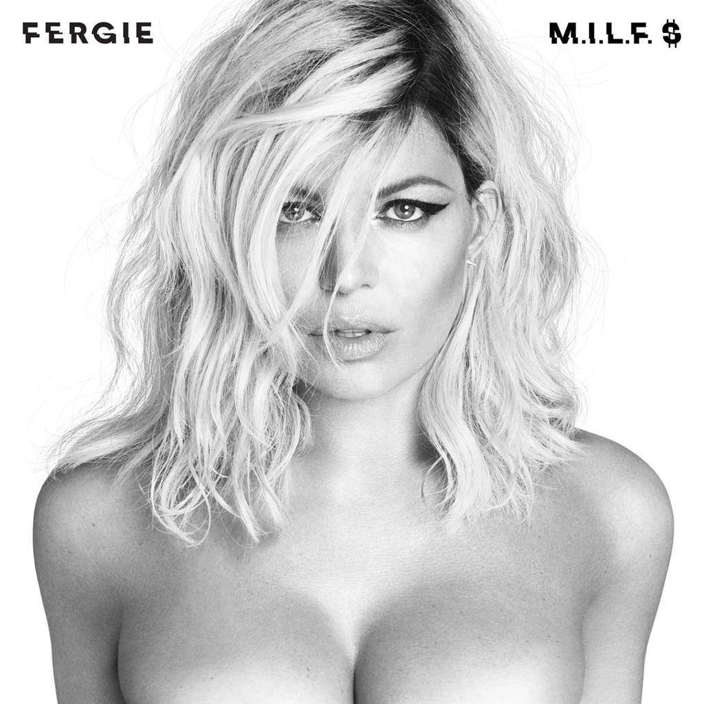 Une photo de Fergie nue et seins nus