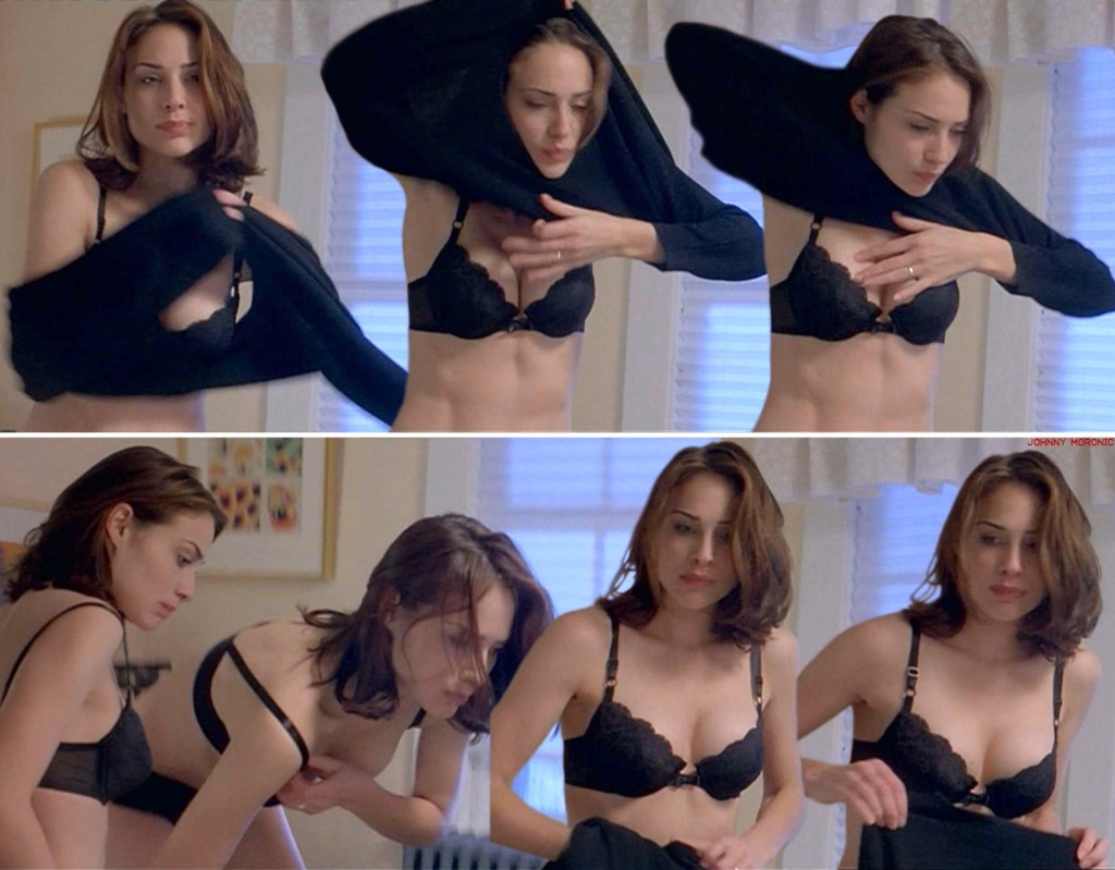 Claire-Forlani-Nue-Seins-Into-My-Heart-4