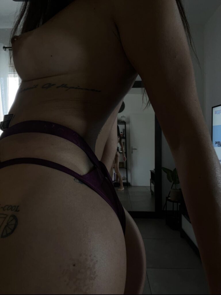 Leamary nudes