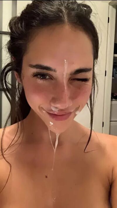 Toutes les photos de Izzy Green | Lazybutnotwithyou nue et seins nus