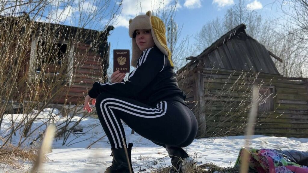 Toutes les photos de Moona ASMR nue et seins nus