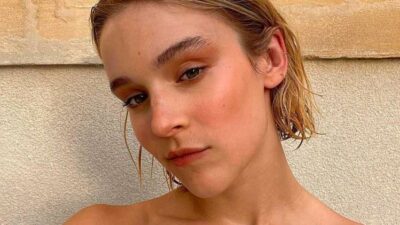Toutes les photos de Pommelien Thijs nue et seins nus